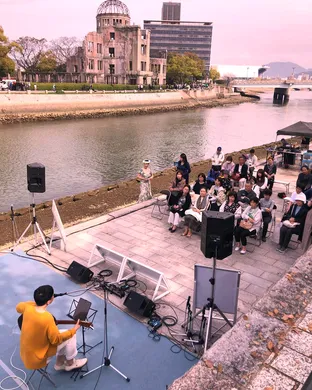 Live concert by Hiroshima